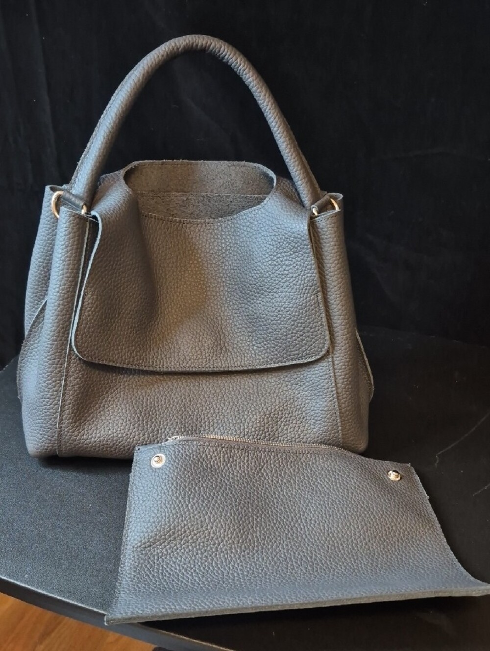 Greyish - Black pebbled leather-look handbag with matching pouch